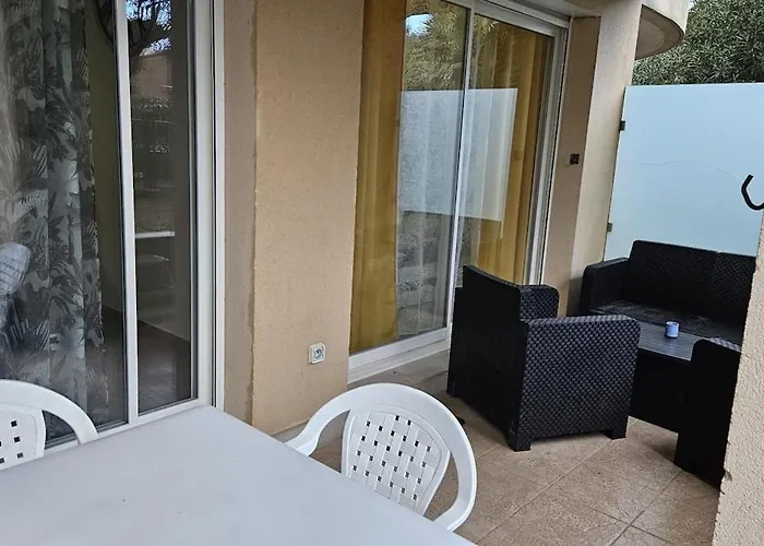 T2 Terrasse Et Jardin * Calvi (Corsica)